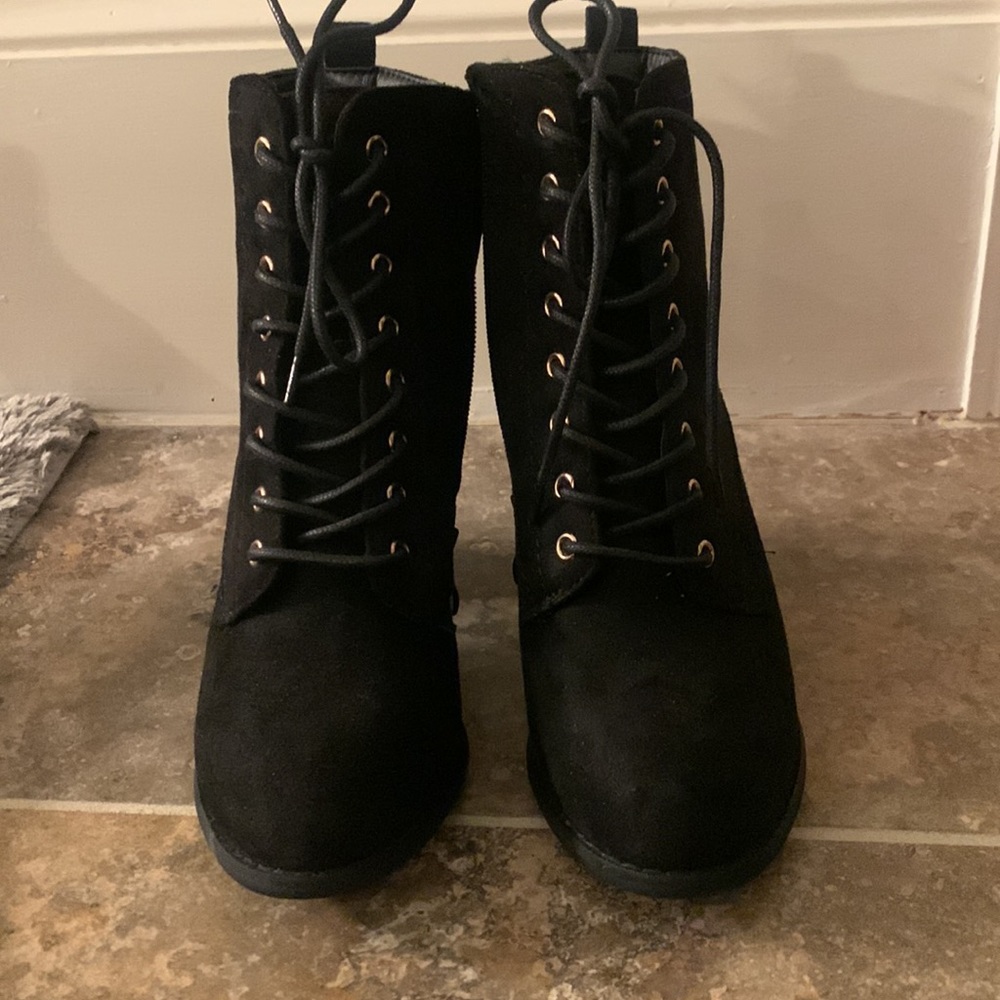 Never Been Worn - image 2